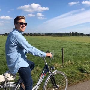 Meet your Posher, Stephen